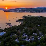 Awesome Home In Kraljevica With Wifi *
