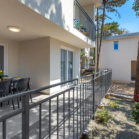 Awesome Home In Kraljevica With Wifi *